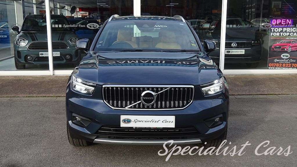 2019 VOLVO XC40 2019 VOLVO XC40
