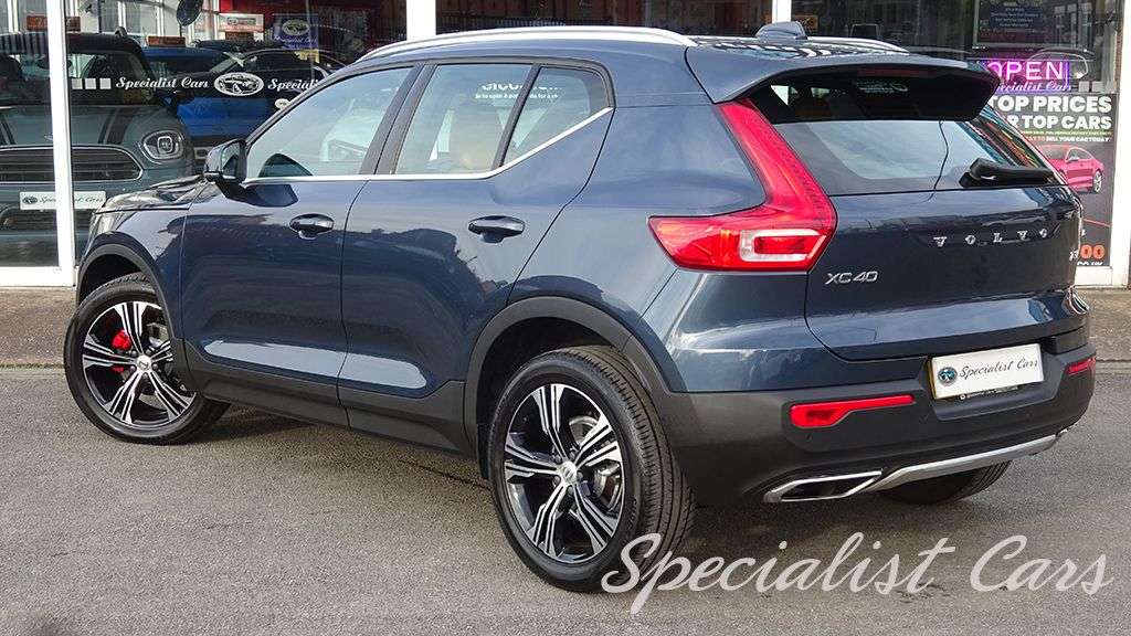 2019 VOLVO XC40 2019 VOLVO XC40