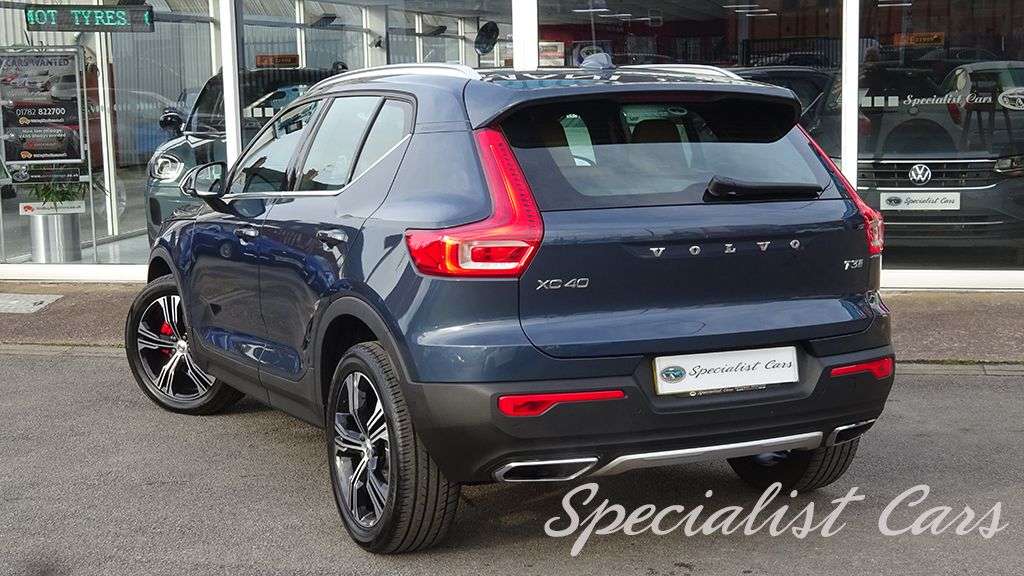 2019 VOLVO XC40 2019 VOLVO XC40