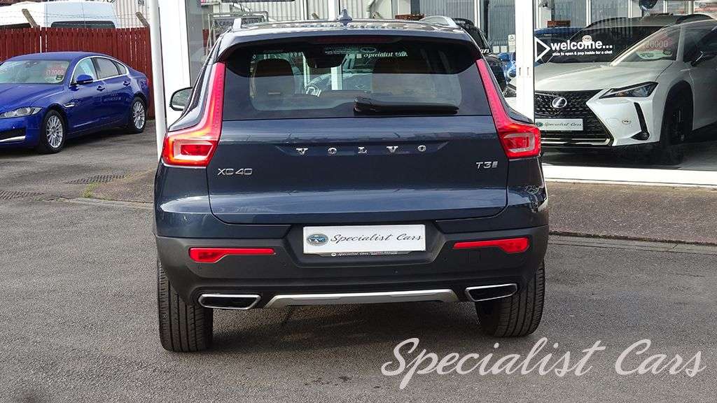 2019 VOLVO XC40 2019 VOLVO XC40