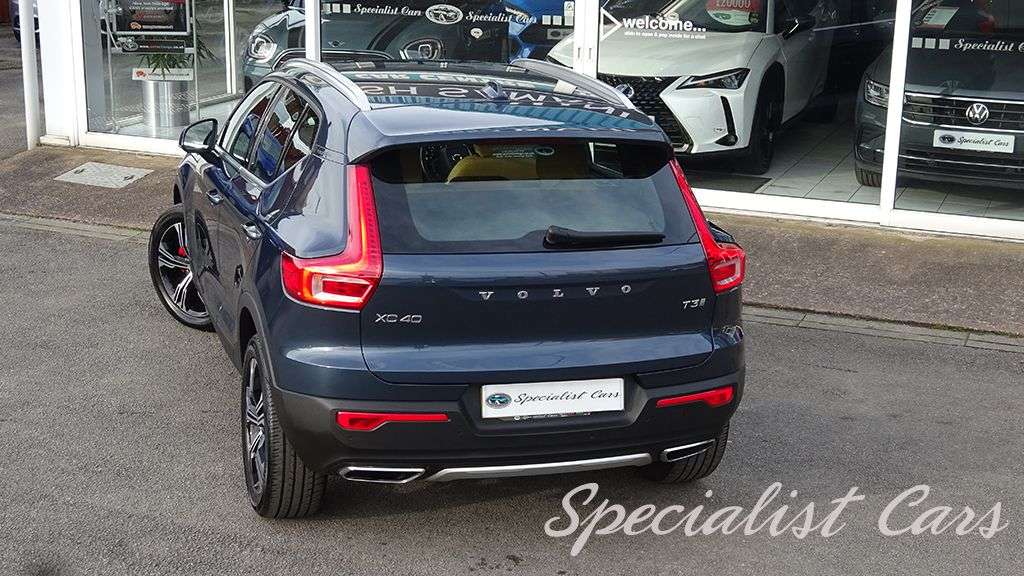 2019 VOLVO XC40 2019 VOLVO XC40