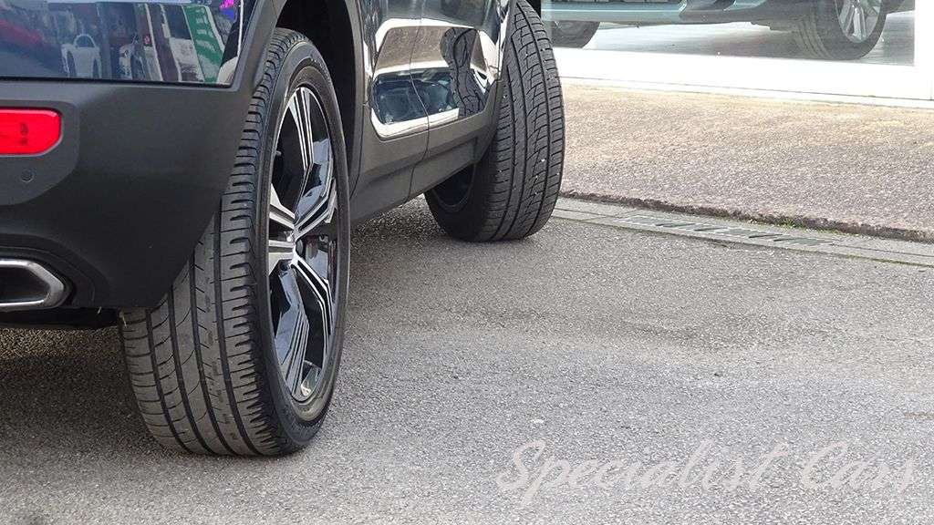 2019 VOLVO XC40 2019 VOLVO XC40