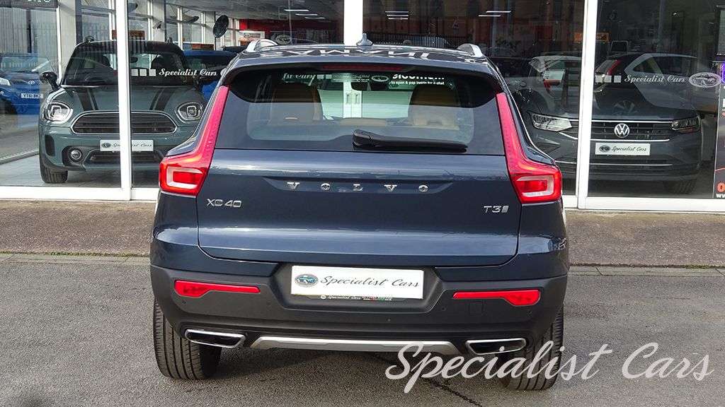 2019 VOLVO XC40 2019 VOLVO XC40