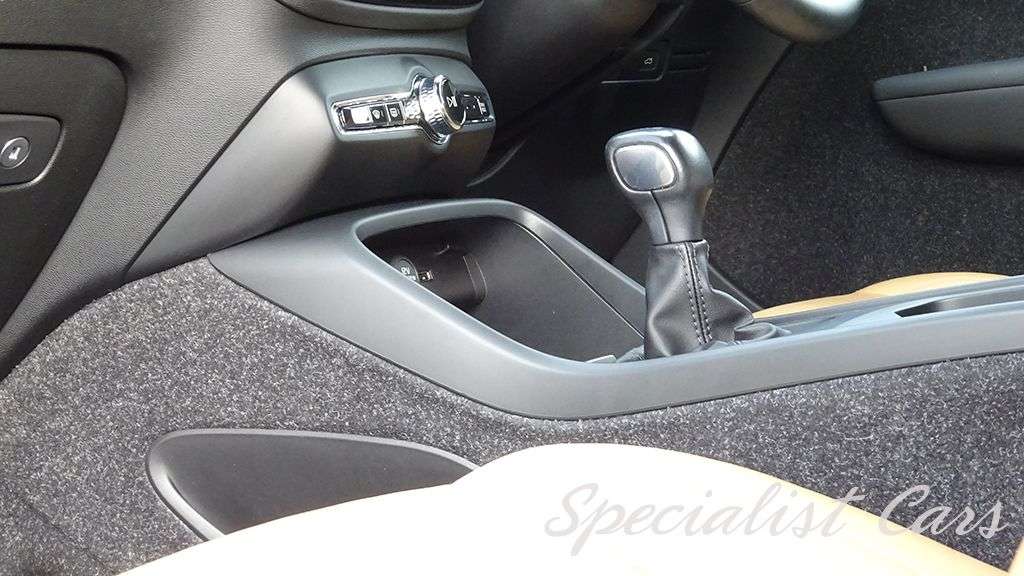 2019 VOLVO XC40 2019 VOLVO XC40