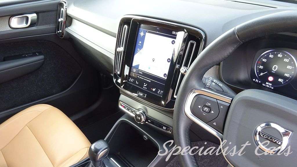 2019 VOLVO XC40 2019 VOLVO XC40