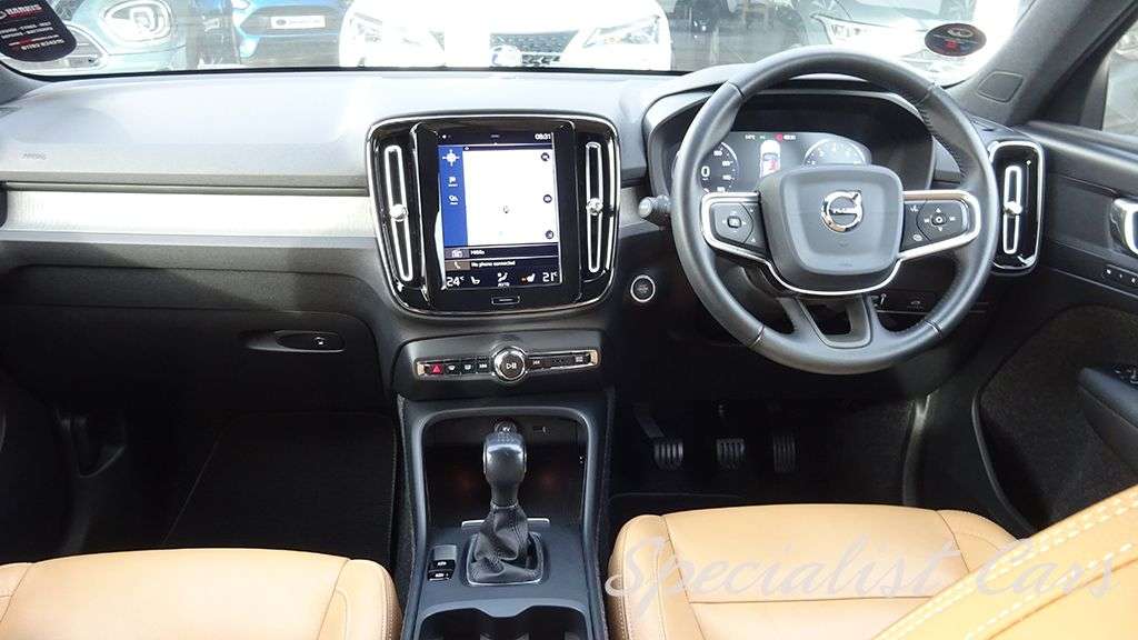 2019 VOLVO XC40 2019 VOLVO XC40