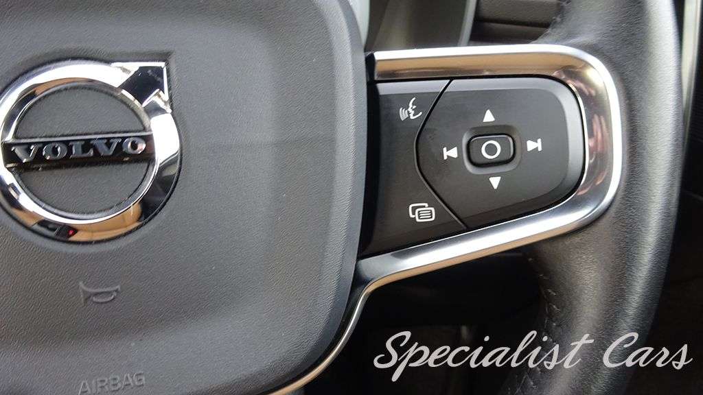 2019 VOLVO XC40 2019 VOLVO XC40