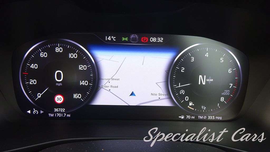 2019 VOLVO XC40 2019 VOLVO XC40