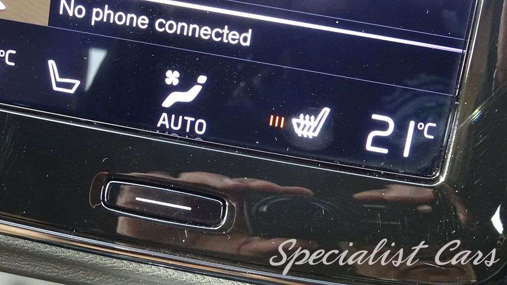 2019 VOLVO XC40 2019 VOLVO XC40