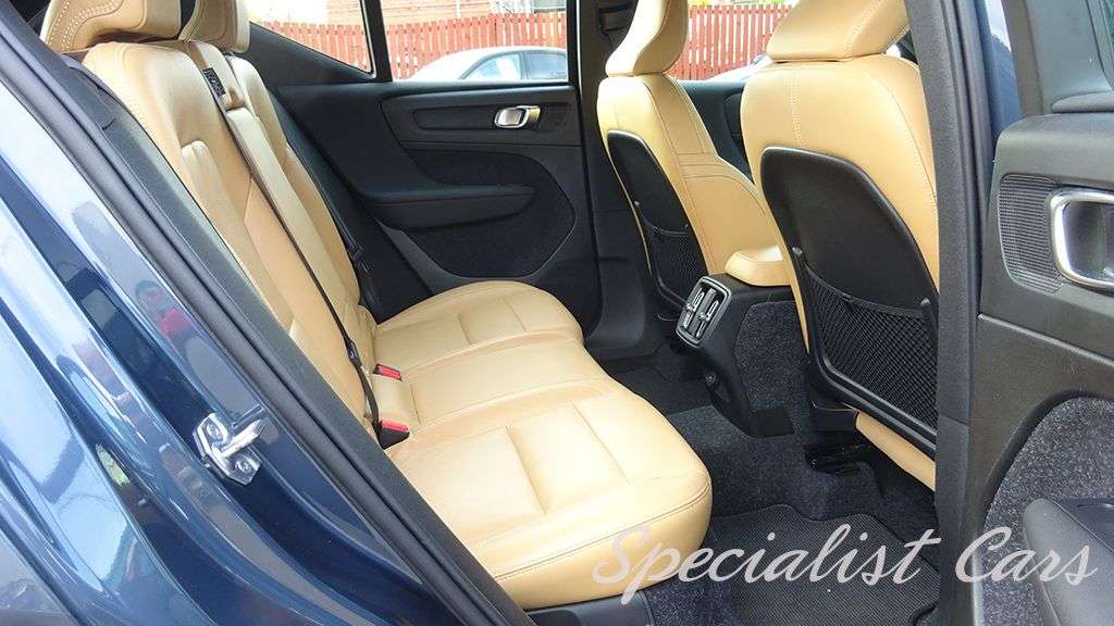 2019 VOLVO XC40 2019 VOLVO XC40