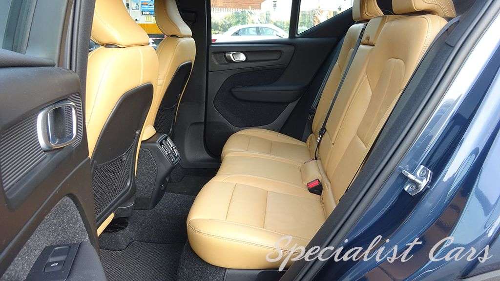 2019 VOLVO XC40 2019 VOLVO XC40