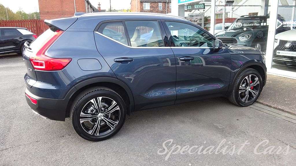 2019 VOLVO XC40 2019 VOLVO XC40