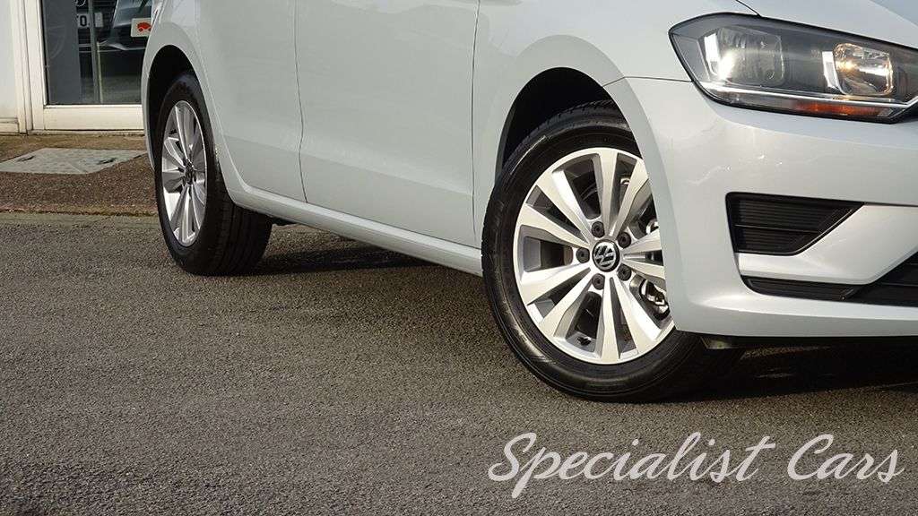 2017 VOLKSWAGEN GOLF SV 2017 VOLKSWAGEN GOLF SV