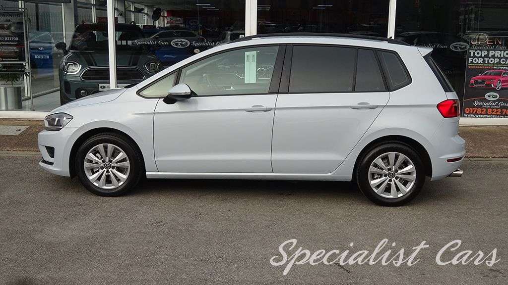 2017 VOLKSWAGEN GOLF SV 2017 VOLKSWAGEN GOLF SV
