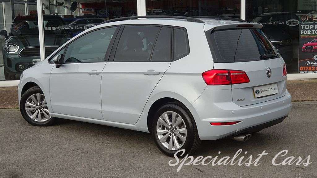 2017 VOLKSWAGEN GOLF SV 2017 VOLKSWAGEN GOLF SV