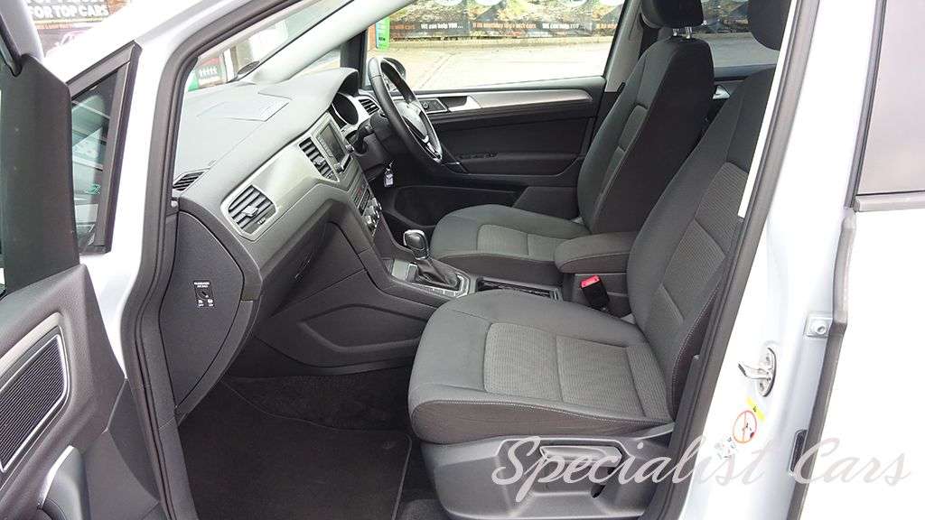 2017 VOLKSWAGEN GOLF SV 2017 VOLKSWAGEN GOLF SV