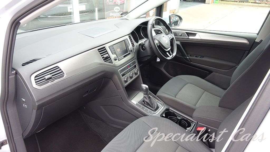 2017 VOLKSWAGEN GOLF SV 2017 VOLKSWAGEN GOLF SV