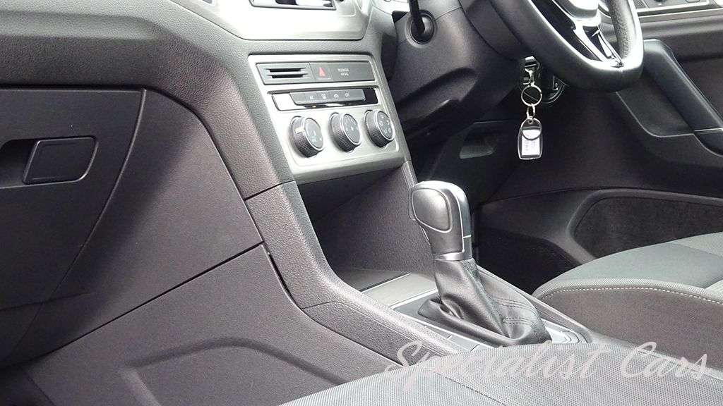 2017 VOLKSWAGEN GOLF SV 2017 VOLKSWAGEN GOLF SV