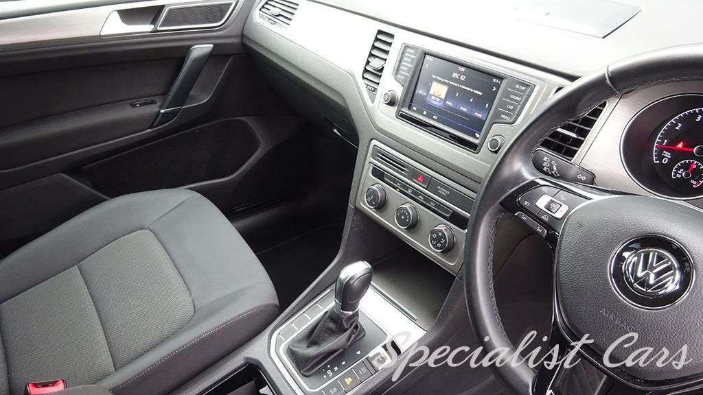 2017 VOLKSWAGEN GOLF SV 2017 VOLKSWAGEN GOLF SV