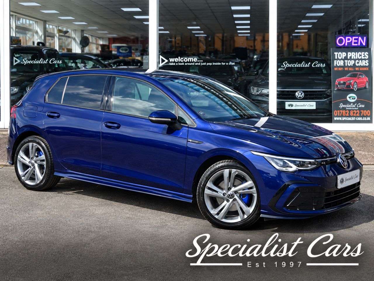 A 2022 VOLKSWAGEN GOLF 1.5 TSI R-Line Hatchback 5dr Petrol Manual Euro 6 (s/s) (130 ps) A 2022 VOLKSWAGEN GOLF 1.5 TSI R-Line Hatchback 5dr Petrol Manual Euro 6 (s/s) (130 ps)
