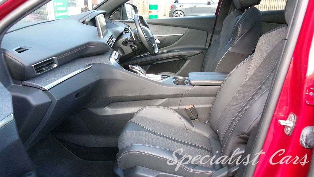 2019 PEUGEOT 3008 2019 PEUGEOT 3008
