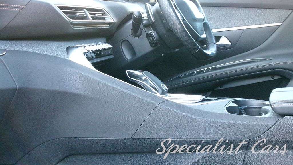 2019 PEUGEOT 3008 2019 PEUGEOT 3008