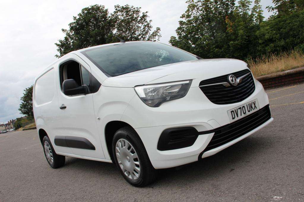 A 2020 VAUXHALL COMBO Combo 2300 Sportive S/s A 2020 VAUXHALL COMBO Combo 2300 Sportive S/s