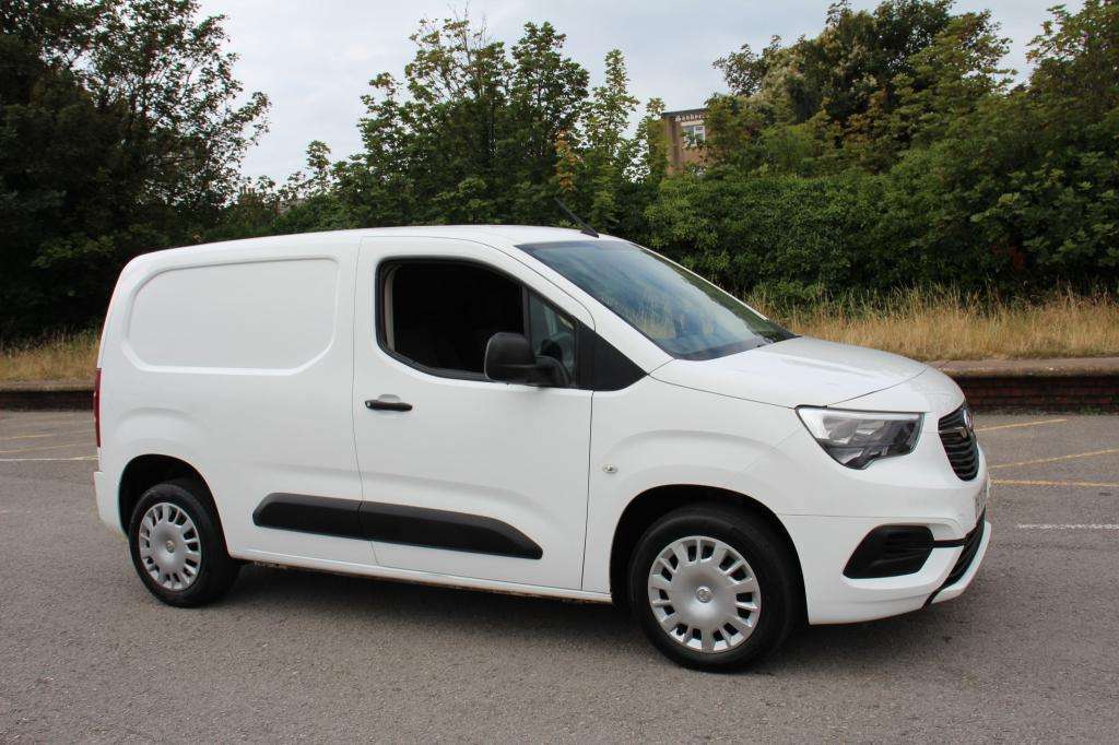 A 2020 VAUXHALL COMBO Combo 2300 Sportive S/s A 2020 VAUXHALL COMBO Combo 2300 Sportive S/s