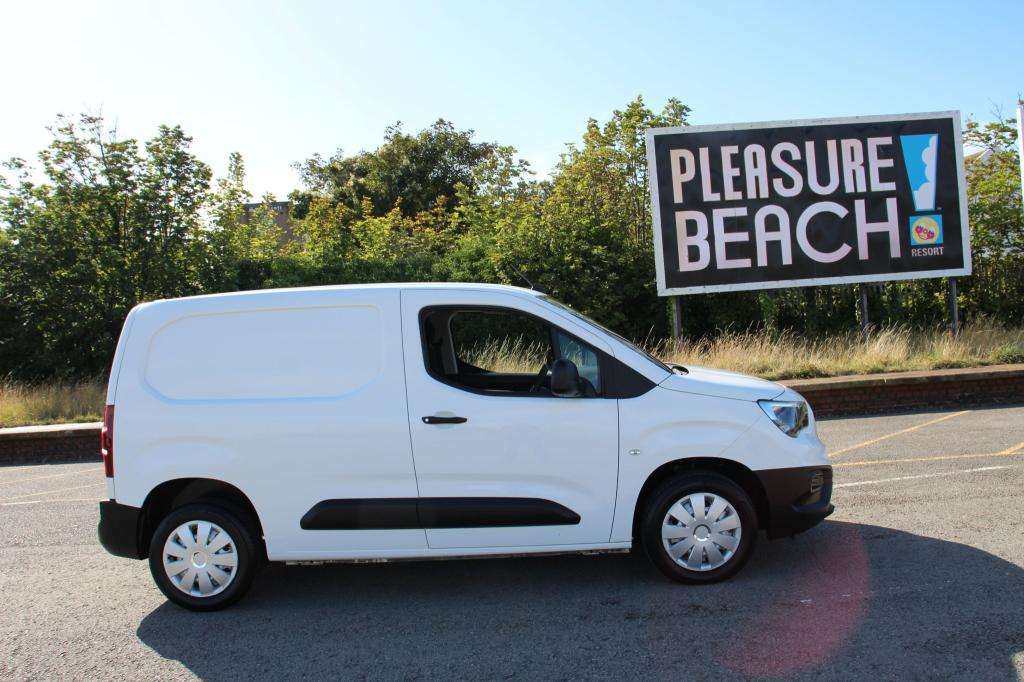 A 2021 VAUXHALL COMBO 2300 Dynamic Td A 2021 VAUXHALL COMBO 2300 Dynamic Td