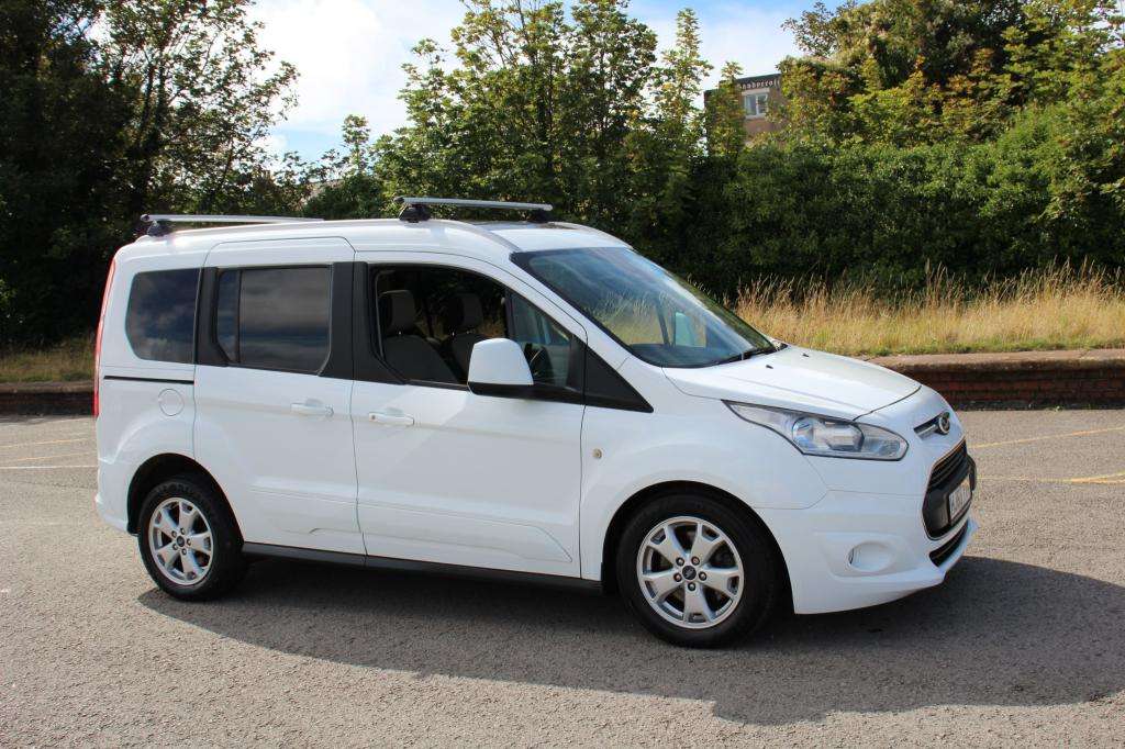 A 2015 FORD TOURNEO CONNECT Tourneo Connect Titanium Tdci Auto A 2015 FORD TOURNEO CONNECT Tourneo Connect Titanium Tdci Auto
