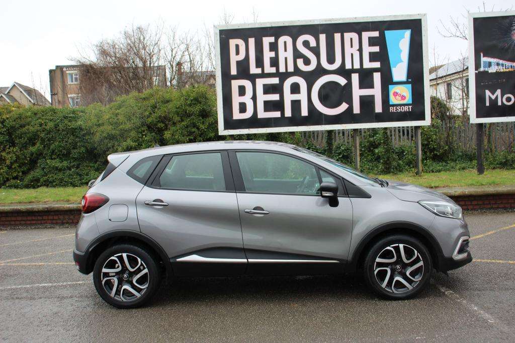 A 2017 RENAULT CAPTUR Dynamique Nav Tce A 2017 RENAULT CAPTUR Dynamique Nav Tce