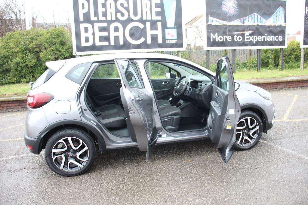 2017 RENAULT CAPTUR 2017 RENAULT CAPTUR