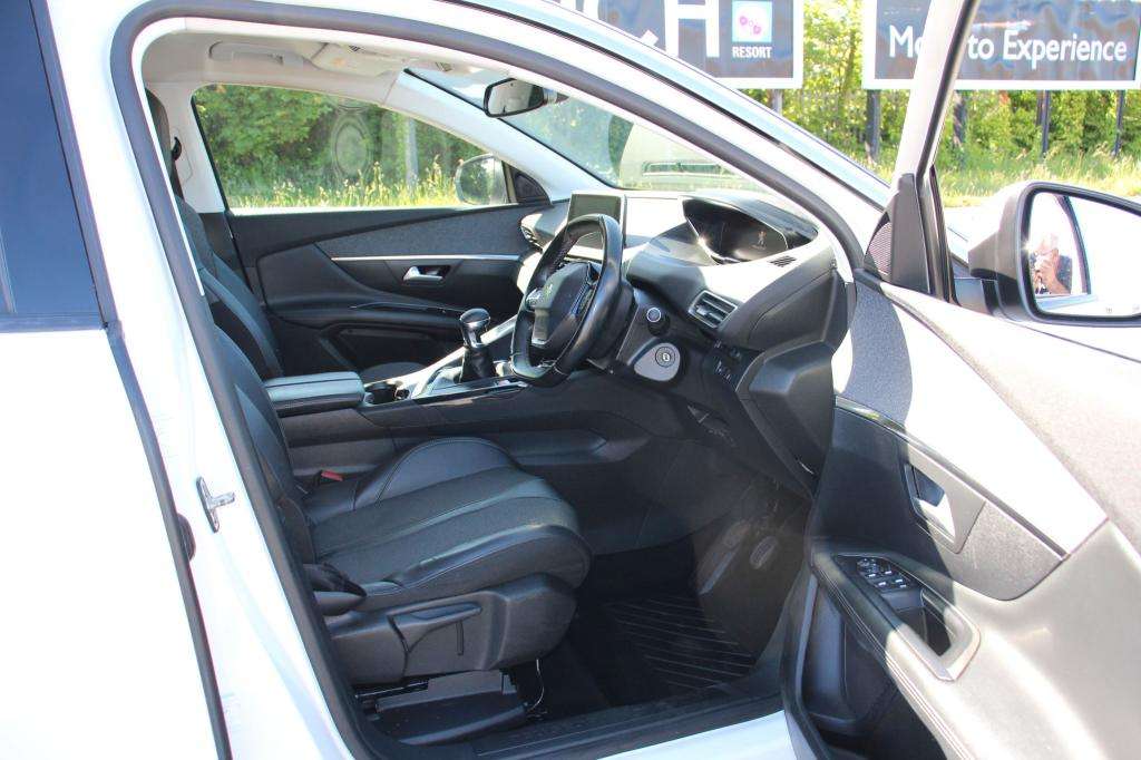 2020 PEUGEOT 3008 2020 PEUGEOT 3008