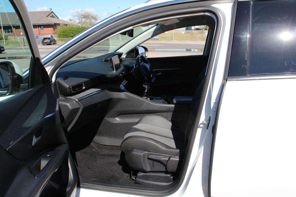 2020 PEUGEOT 3008 2020 PEUGEOT 3008