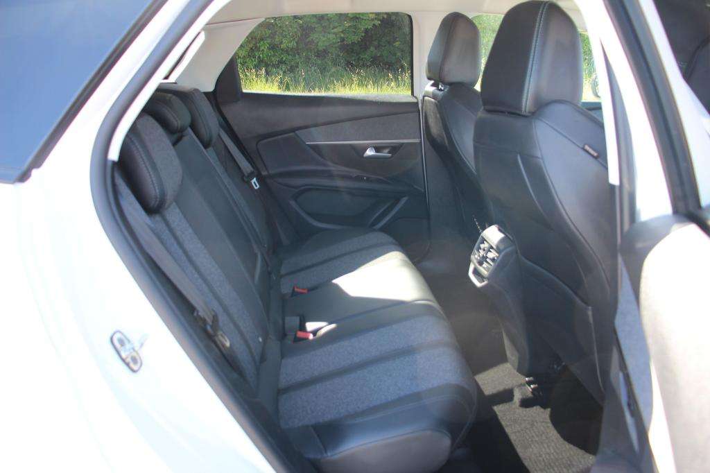 2020 PEUGEOT 3008 2020 PEUGEOT 3008