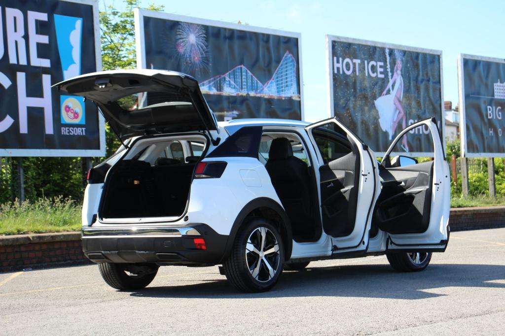 2020 PEUGEOT 3008 2020 PEUGEOT 3008