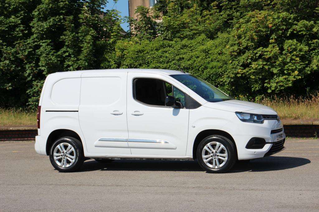 A 2022 TOYOTA PROACE CITY Design Auto A 2022 TOYOTA PROACE CITY Design Auto