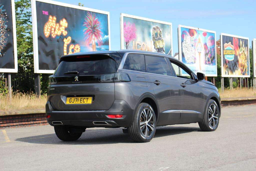 2021 PEUGEOT 5008 2021 PEUGEOT 5008