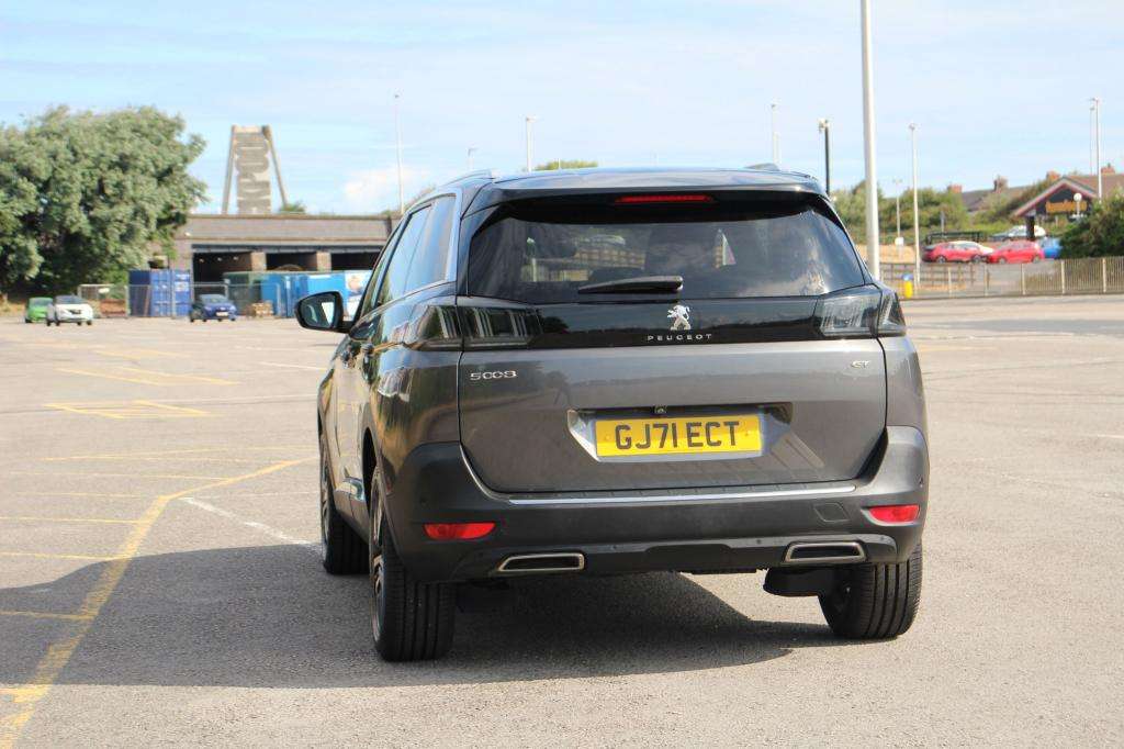 2021 PEUGEOT 5008 2021 PEUGEOT 5008