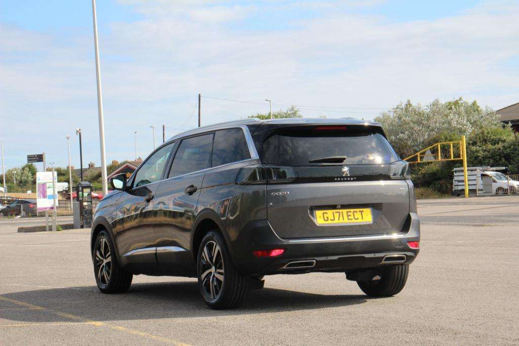 2021 PEUGEOT 5008 2021 PEUGEOT 5008