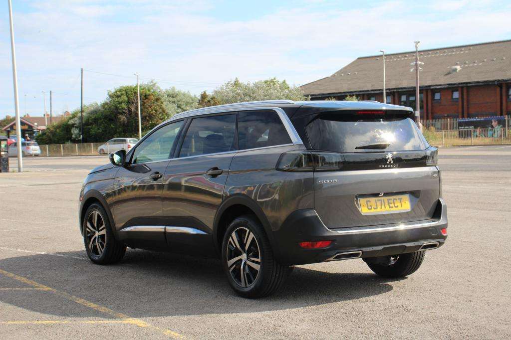 2021 PEUGEOT 5008 2021 PEUGEOT 5008
