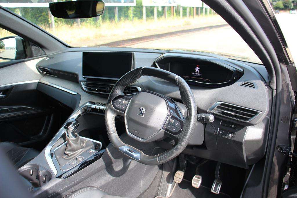 2021 PEUGEOT 5008 2021 PEUGEOT 5008