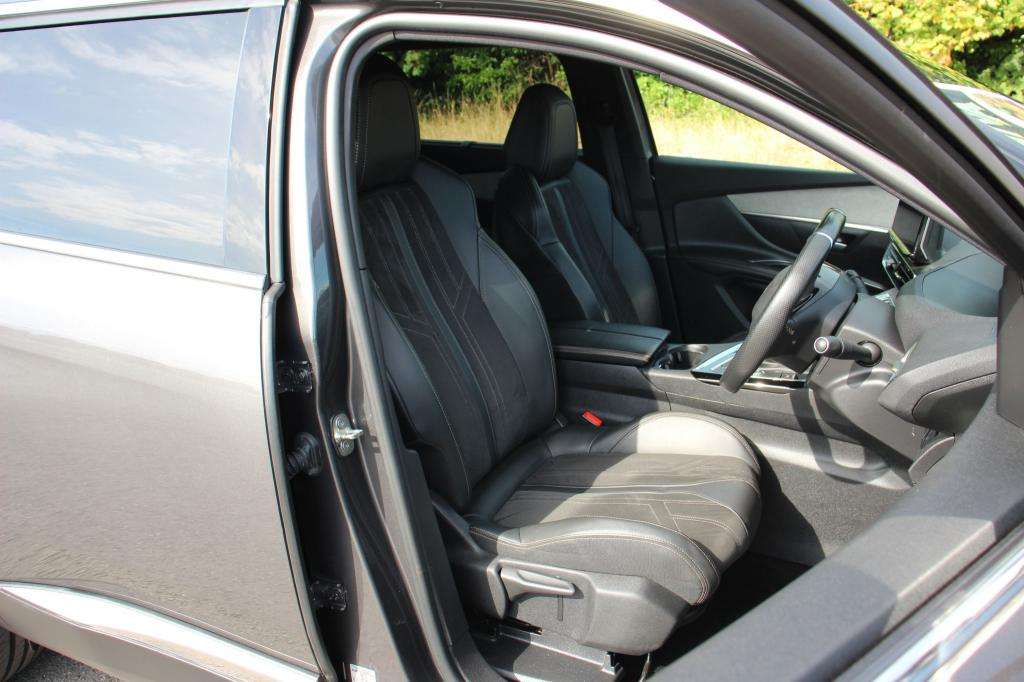 2021 PEUGEOT 5008 2021 PEUGEOT 5008