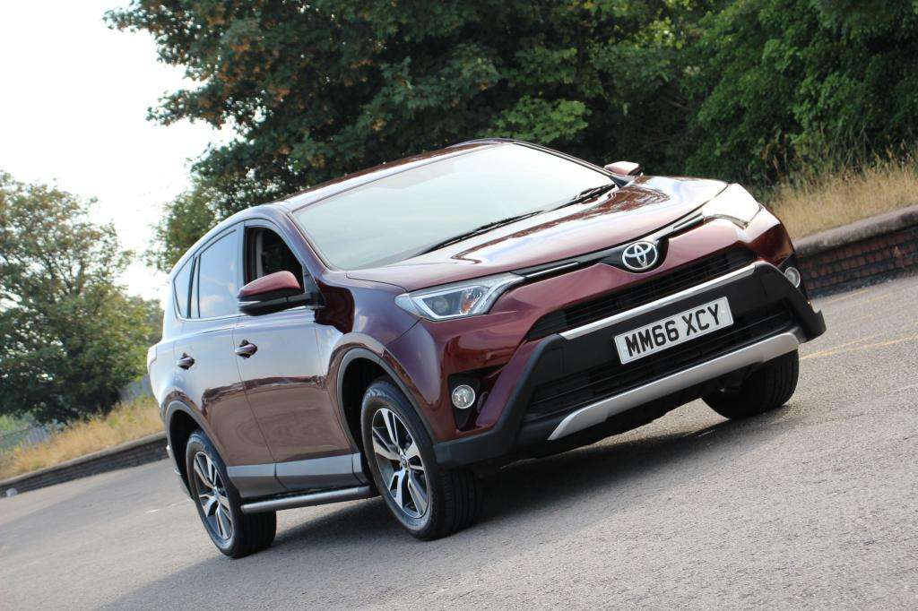 A 2017 TOYOTA RAV4 Business Edition D-4d 4x2 A 2017 TOYOTA RAV4 Business Edition D-4d 4x2