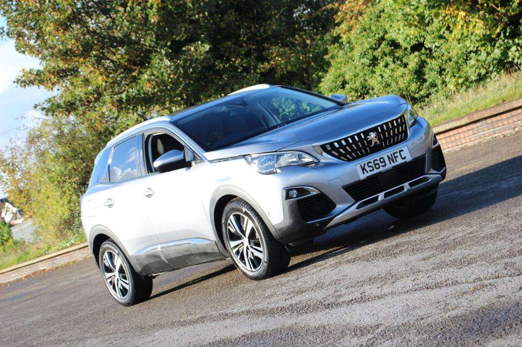 A 2019 PEUGEOT 3008 Allure Blue Hdi S/s Auto A 2019 PEUGEOT 3008 Allure Blue Hdi S/s Auto