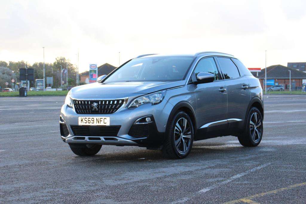 2019 PEUGEOT 3008 2019 PEUGEOT 3008