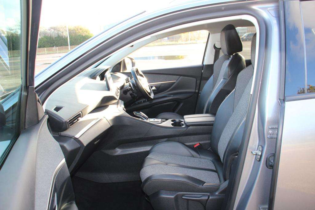 2019 PEUGEOT 3008 2019 PEUGEOT 3008