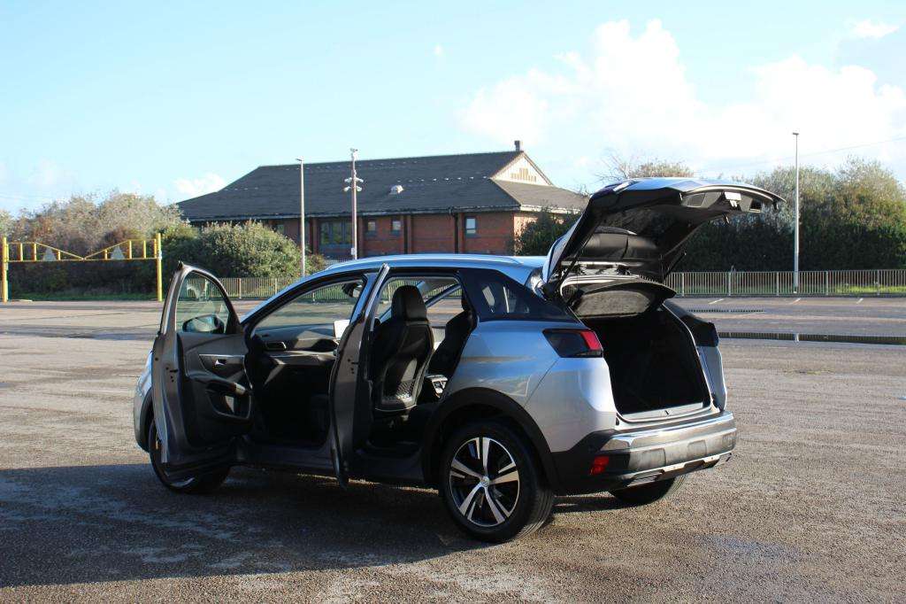 2019 PEUGEOT 3008 2019 PEUGEOT 3008