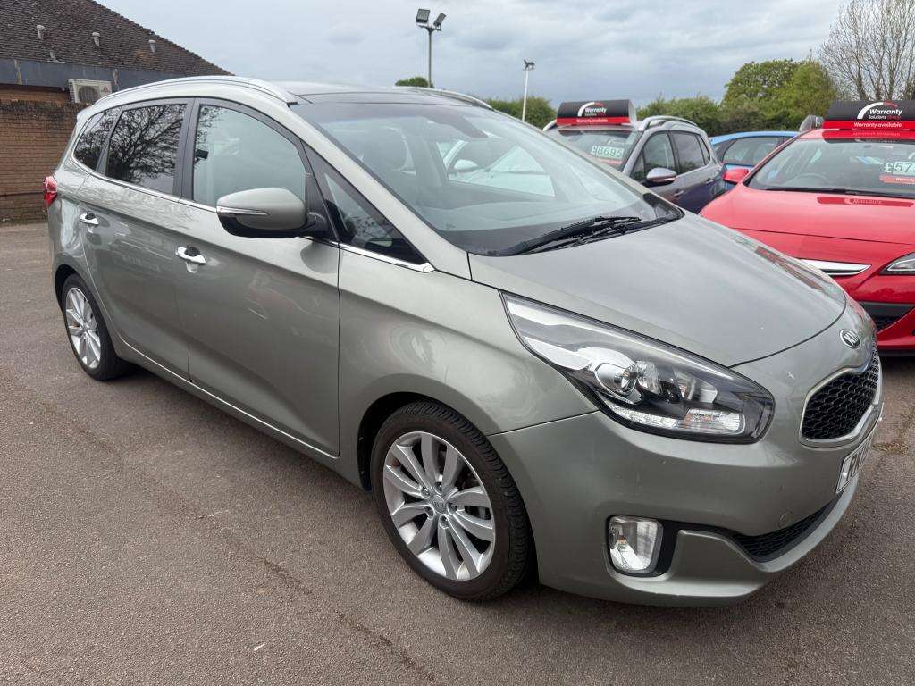 Check out this Kia Carens 2015 Diesel Manual