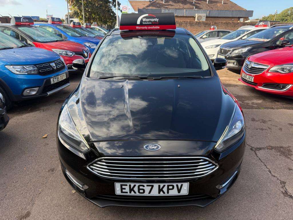 A 2017 FORD FOCUS Focus Titanium Auto A 2017 FORD FOCUS Focus Titanium Auto